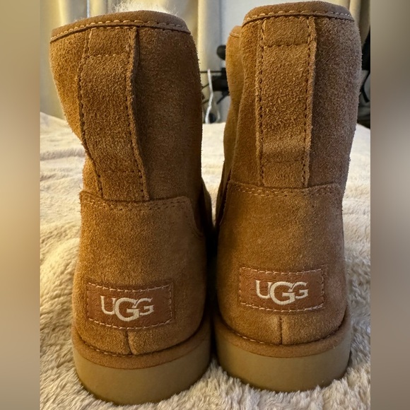 UGG Cory Il Genuine Shearling Lined Boots Chestnut Brown 1125792 Women's 5.5 - Picture 2 of 5